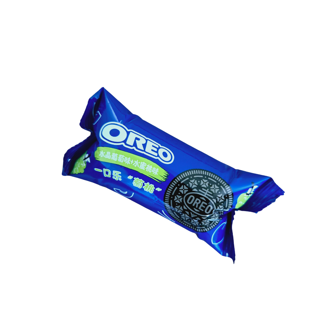 Blue packaging with Chinese characters and an image of an oreo on the front.